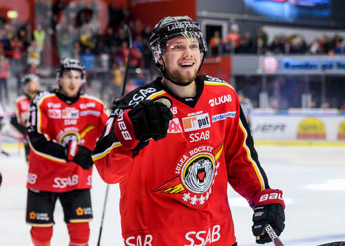 Luleås Petter Emanuelsson jublar