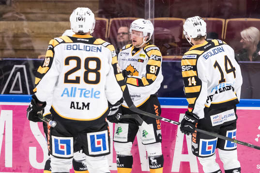 Skellefteås Jesper Olofsson jublar
