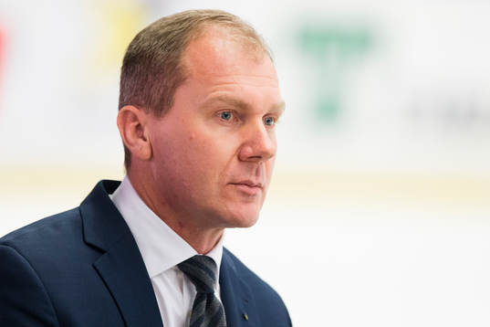 s tränare Johan Lindbom