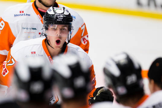 Karlskronas Joel Kellman jublar