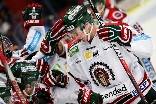 Frölundas Christoffer Ehn klappas om