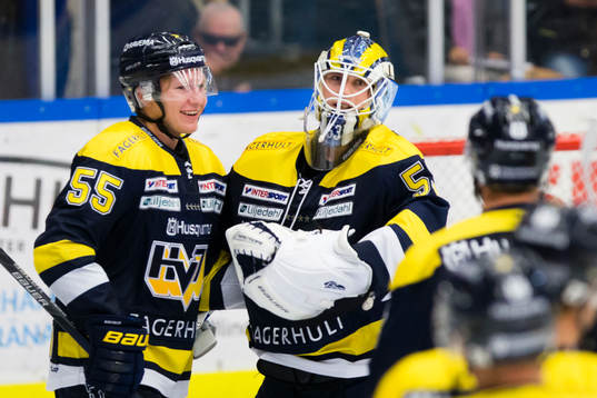 s Andreas Borgman och målvakt Fredrik Pettersson-Wentzel