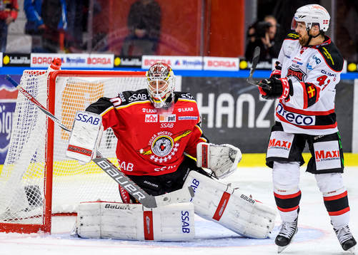 Luleås målvakt Filip Gustavsson och Malmö Redhawks