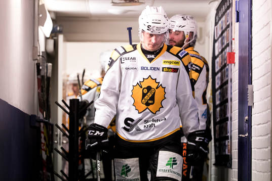 Skellefteås på väg ut till 3e perioden