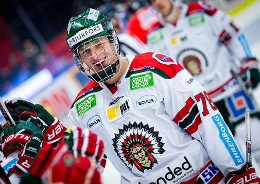 Frölundas Kristian Vesalainen gör 2-3 och jublar