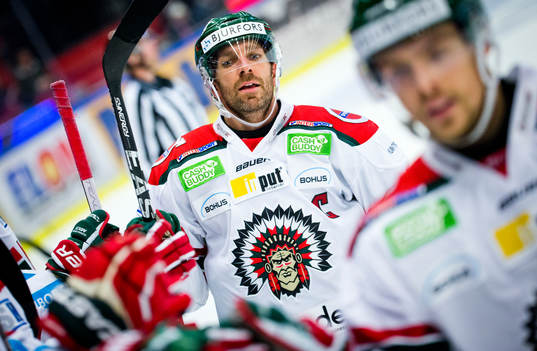 Frölundas Joel Lundqvist jublar vid 2-3 målet