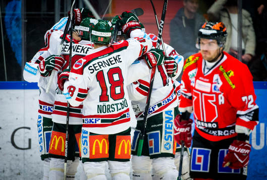 Frölundas Kristian Vesalainen gör 2-3 och jublar och