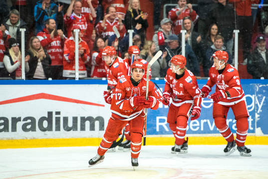 Timrås Anton Kalte jublar