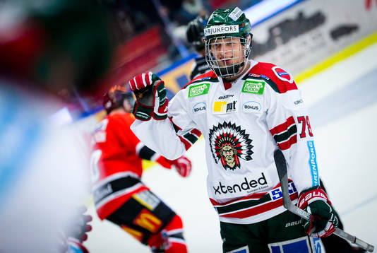 Frölundas Kristian Vesalainen gör 2-3 och jublar