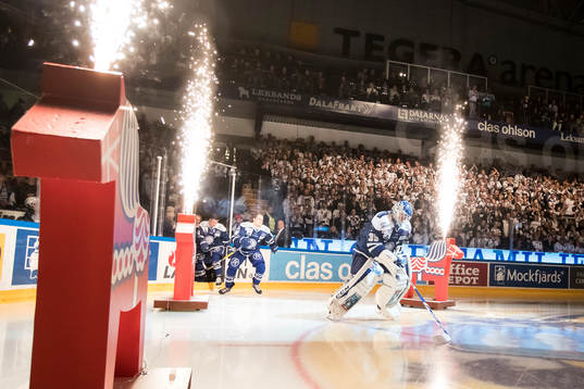 Leksands målvakt Atte Engren gör entre