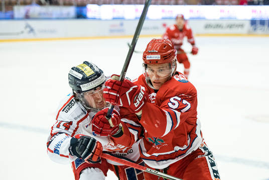 Timrås Anton Wedin och närkamp mot Västerviks Erik