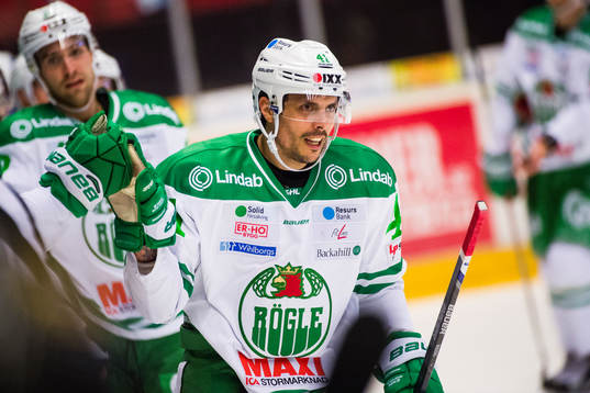 Rögles Daniel Widing jublar