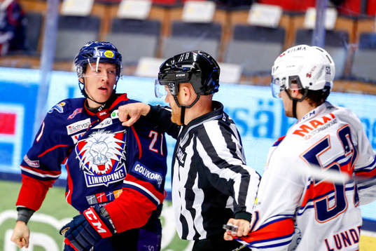 Linköpings Emil Sylvegård får matchstraff