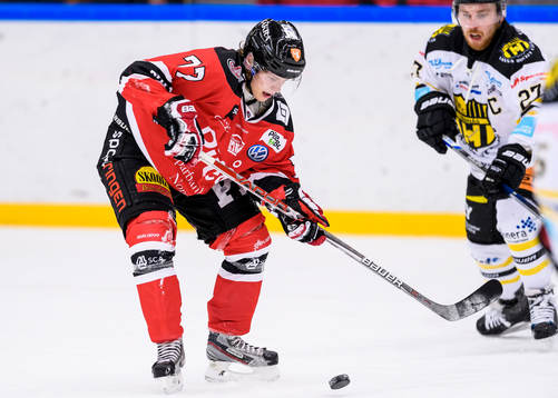 Piteås Isak Pantzare med pucken