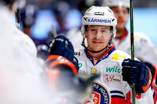 Växjös Joakim Hillding jublar