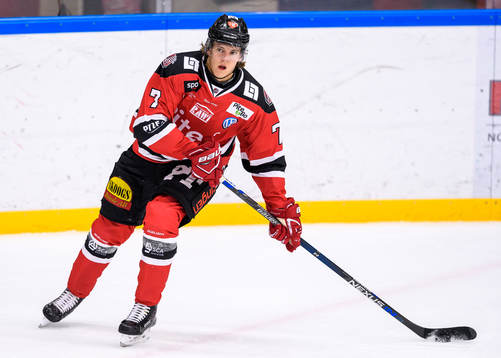 Piteås Marcus Hardegård med pucken