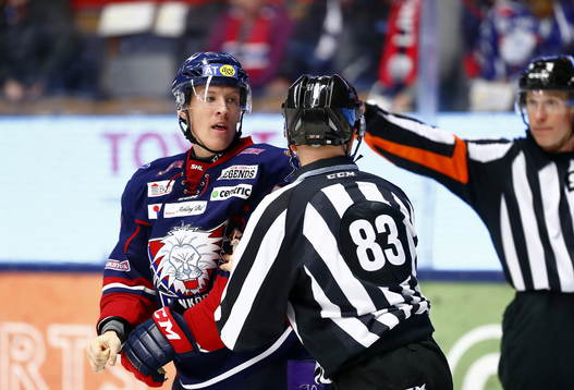 Slagsmål och matchstraff för Linköpings Emil Sylvegård