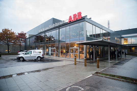 ABB arena exteriört innan matchen i SHL i ishockey mellan