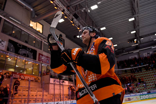 Karlskronas Daniel Gunnarsson jublar