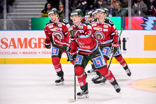 Frölundas Carl Grundström jublar