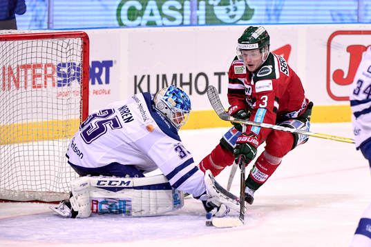Frölundas Carl Grundström gör 4-0 bakom Leksands