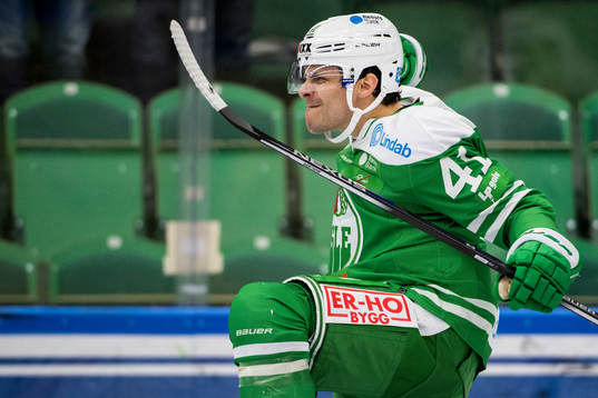 Rögles Daniel Widing jublar