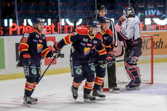 Djurgårdens Markus Ljungh jublar med lagkamrater