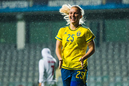Sveriges Mimmi Larsson jublar