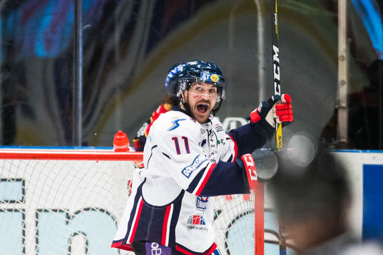 Linköpings Garret Roe jublar