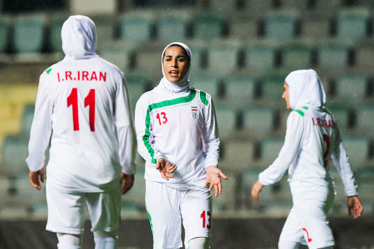 Irans Parvin Farhadi och Atafeh Ramezanizadeh deppar