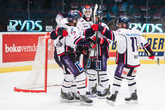 Linköpings Garret Roe , Sebastian Karlsson och Anton