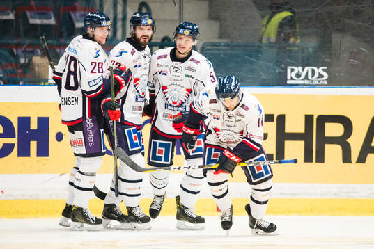 Linköpings Garret Roe (h) med Emil Kristensen , Niklas