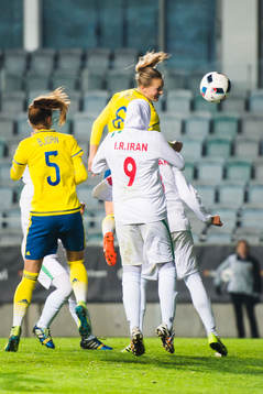 Sveriges Magdalena Eriksson gör mål på nick bakom Irans