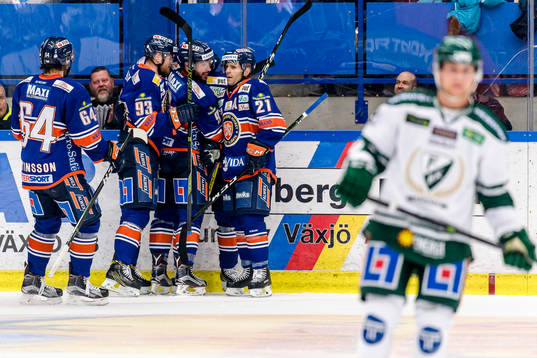 Växjös spelare jublar