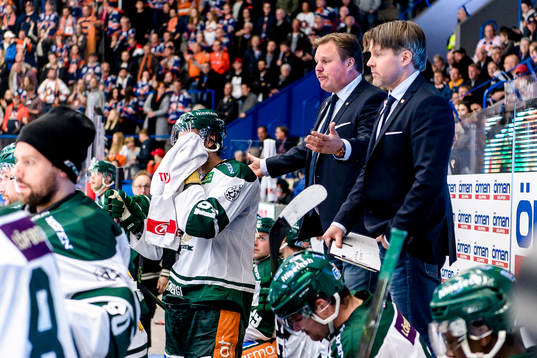Färjestads Tränare Leif Carlsson är upprörd