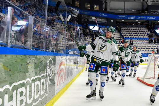 Färjestads spelare tackar publiken
