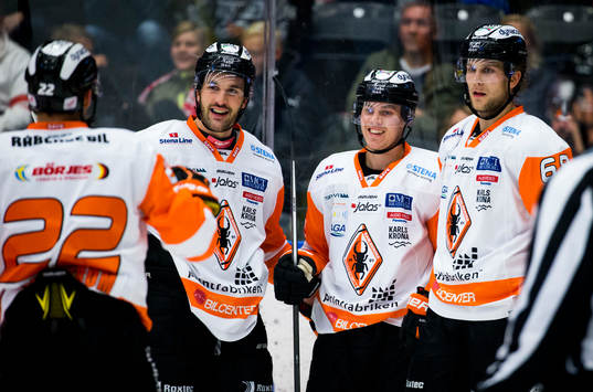 Karlskronas Joel Kellman gör 0-2 och jublar