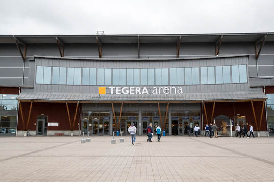 Exteriör av Tegera Arena innan ishockeymatchen i SHL