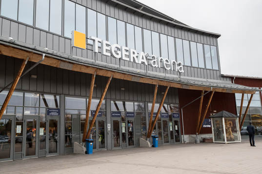 Exteriör av Tegera Arena innan ishockeymatchen i SHL