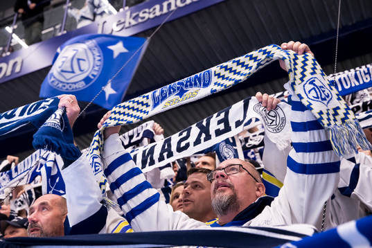 Leksands supporters i ishockeymatchen i SHL mellan Leksand