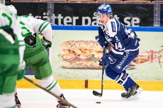 Leksands Oskar Lang i ishockeymatchen i SHL mellan Leksand