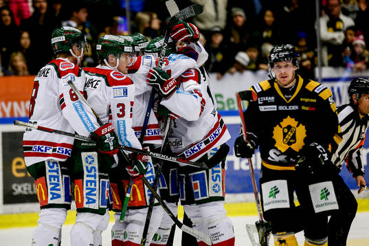 Skellefteås Niclas Burström deppar samtidigt som