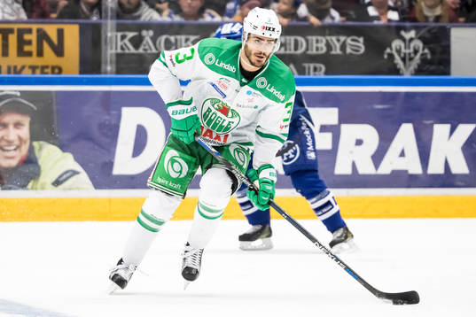 Rögles Almen Bibic i ishockeymatchen i SHL mellan Leksand