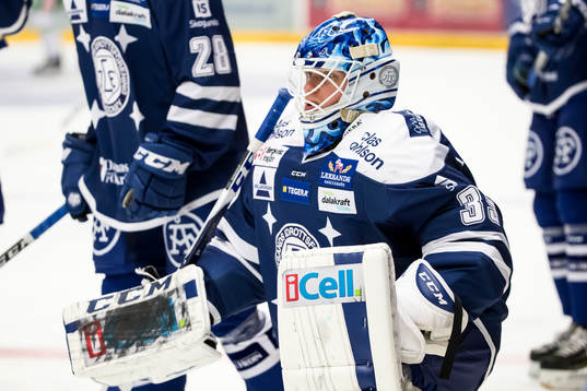 Leksands målvakt Atte Engren i ishockeymatchen i SHL