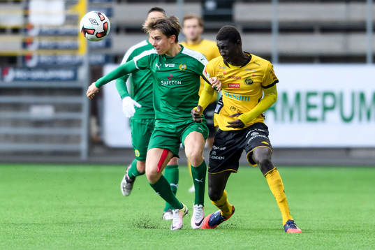 Hammarbys Samuel Persson och Elfsborgs Marokhy Ndione