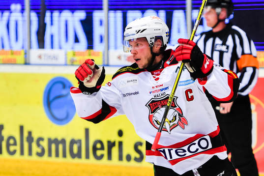 Malmö Redhawks Erik Forssell jublar