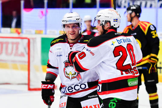 Malmö Redhawks Frederik Storm och Erik Forssell jublar