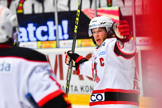 Malmö Redhawks Erik Forssell jublar