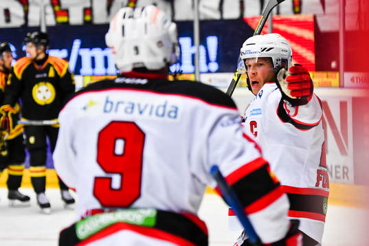 Malmö Redhawks Erik Forssell jublar