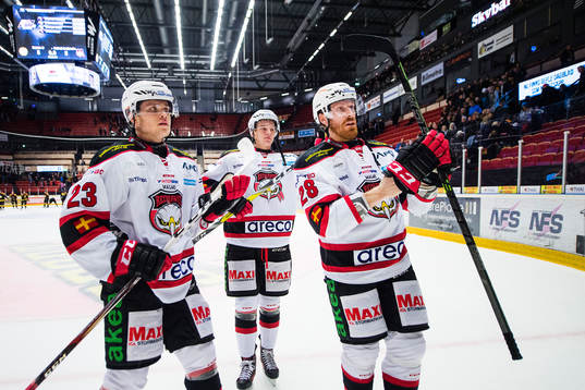 Malmö Redhawks Christoffer Forsberg och Jens Olsson jublar